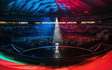 早报｜iPhone 15 Pro 空间视频适用于拍摄／ChatGPT 小手机的版本来了／腾讯将在中国独家经营 Meta VR 头显｜将来周刊